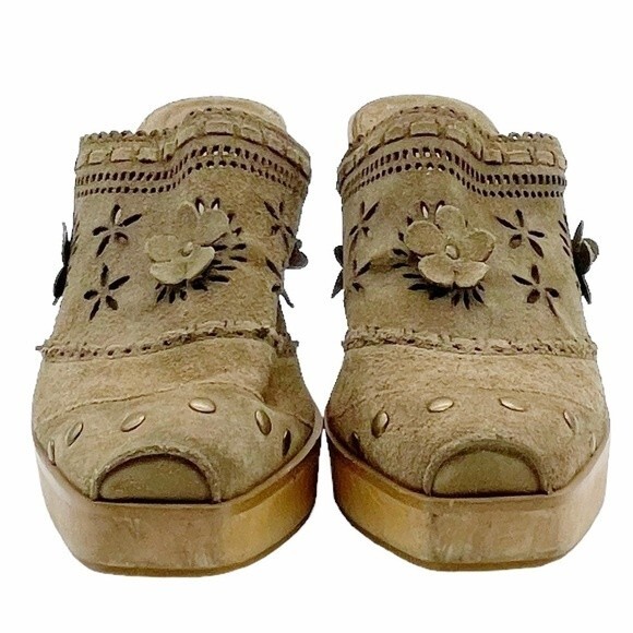 Via Spiga Light Brown Suede Laser Cut Floral Suede Studded Mule Women’s Size 6.5 - Picture 9 of 14
